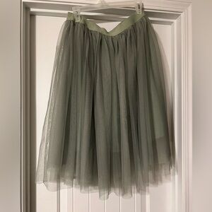 Tulle skirt size lg
